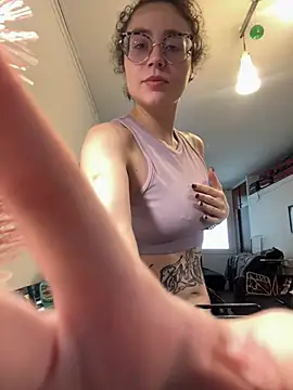 ladyturtle online show from 04.22.26