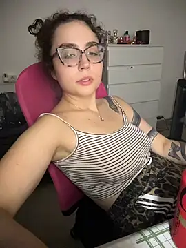 ladyturtle online show from 08.02.26
