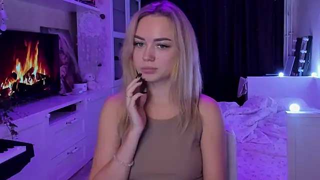 MaryDreaminess online show from 10.11.25