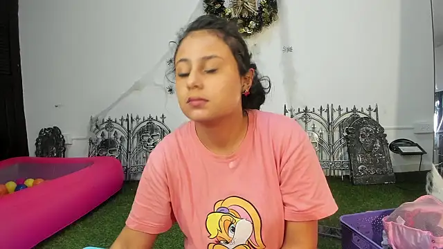 Snapshot of AbbyTaylorr chatting on 10.02.25 AbbyTaylorr online show from 10.02.25