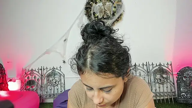 Snapshot of AbbyTaylorr chatting on 10.13.25 AbbyTaylorr online show from 10.13.25