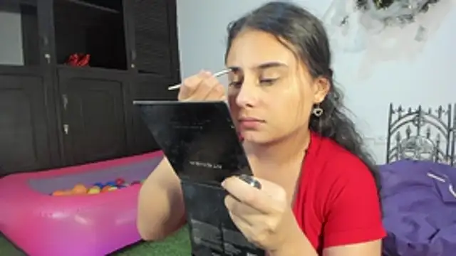 Snapshot of AbbyTaylorr chatting on 10.15.25 AbbyTaylorr online show from 10.15.25