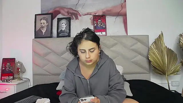 Snapshot of AbbyTaylorr chatting on 10.18.25 AbbyTaylorr online show from 10.18.25