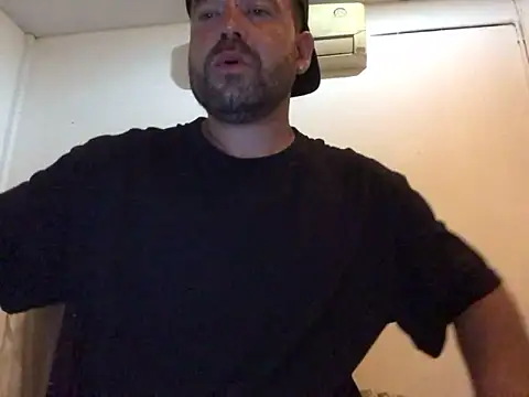 Snapshot of fuckerplayer1 chatting on 10.11.25 fuckerplayer1 online show from 10.11.25