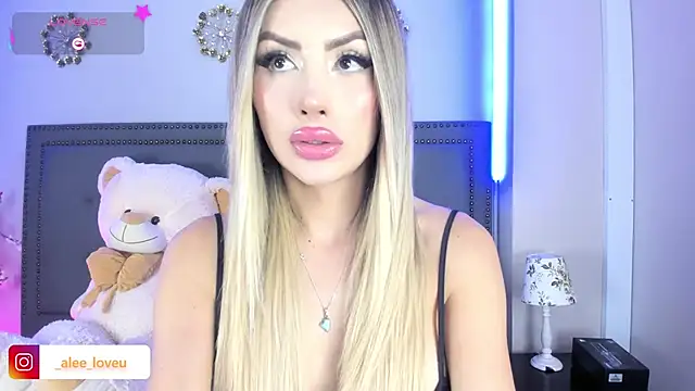 Snapshot of ale_lovee chatting on 10.30.25 ale lovee online show from 10.30.25