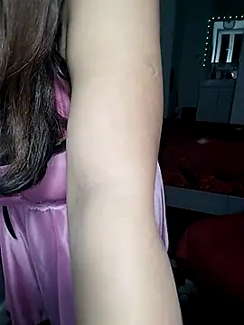 Snapshot of HotSpicyGujju chatting on 03.01.25 HotSpicyGujju online show from 03.01.25