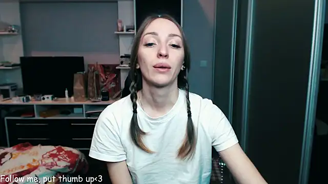 Snapshot of Natalimeowks chatting on 12.30.24 Natalimeowks online show from 12.30.24