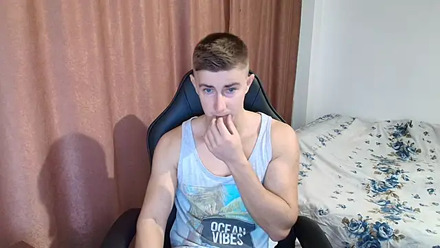 Snapshot of Todhorny9873 chatting on 01.22.25 Todhorny9873 online show from 01.22.25