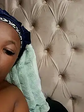 SWEETDOLLY29XX online show from 10.23.25