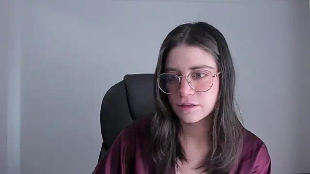 HazelKush online show from 10.18.25