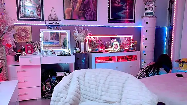 Snapshot of misscectito13 chatting on 11.21.25 misscectito13 online show from 11.21.25