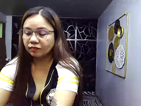 Snapshot of ambersmile chatting on 03.02.25 ambersmile online show from 03.02.25