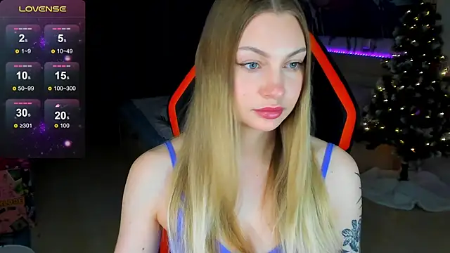 Snapshot of BiMolly chatting on 01.17.26 BiMolly online show from 01.17.26