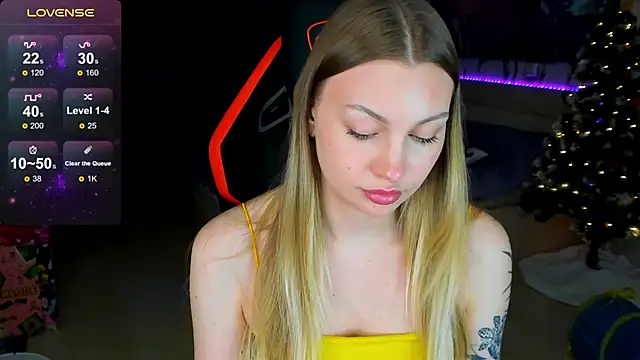 Snapshot of BiMolly chatting on 02.01.26 BiMolly online show from 02.01.26