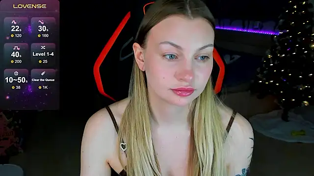 Snapshot of BiMolly chatting on 02.02.26 BiMolly online show from 02.02.26