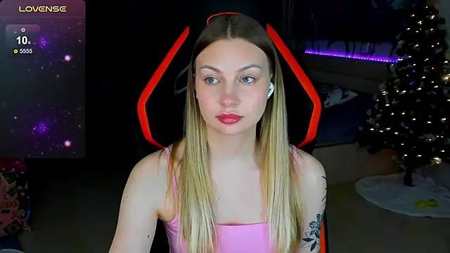 Snapshot of BiMolly chatting on 02.03.26 BiMolly online show from 02.03.26