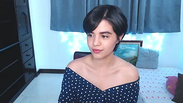 mia collins x online show from 04.17.26