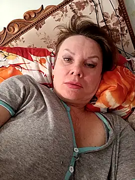  lady red  online show from 01.07.25