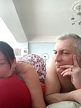  lady red  online show from 02.18.25