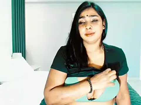 apishkagalmon online show from 10.11.25