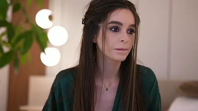 DoviaClaire online show from 03.07.26