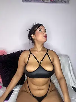 Shantal Lovee online show from 03.17.25