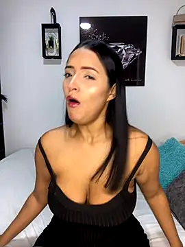 Shantal Lovee online show from 11.08.25