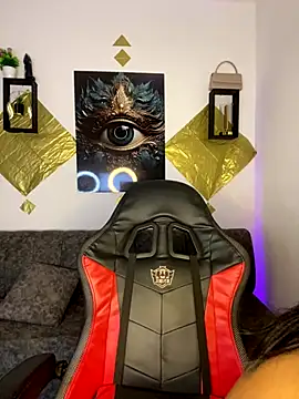 Shantal Lovee online show from 12.04.25