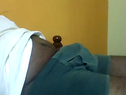 Snapshot of Indianguymohan chatting on 09.14.25 Indianguymohan online show from 09.14.25