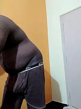 Snapshot of Indianguymohan chatting on 11.18.25 Indianguymohan online show from 11.18.25