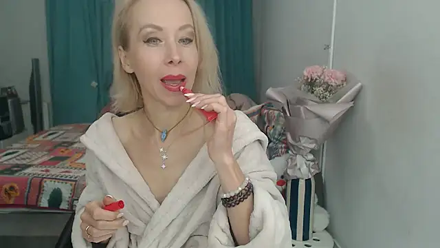 Snapshot of LuxuryNika chatting on 10.14.25 LuxuryNika online show from 10.14.25