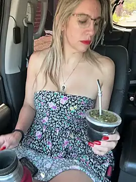 Gatitacarlita online show from 12.29.24