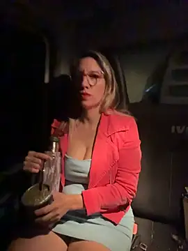 Gatitacarlita online show from 11.25.25