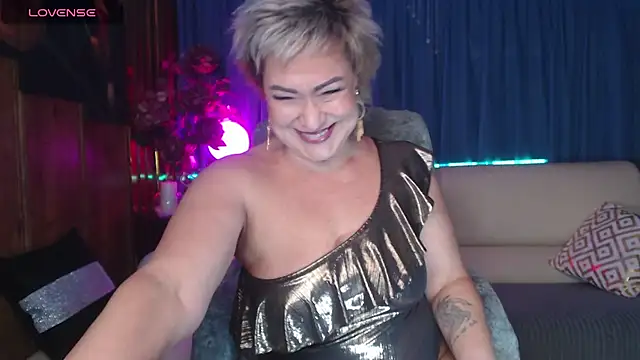 Snapshot of Ellen_Ripley chatting on 12.07.24 Ellen Ripley online show from 12.07.24