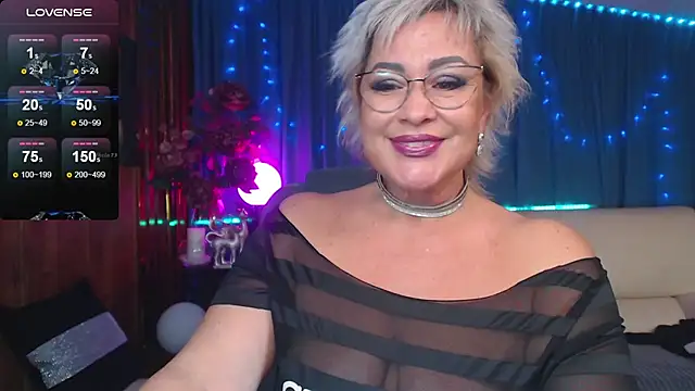 Snapshot of Ellen_Ripley chatting on 12.13.24 Ellen Ripley online show from 12.13.24