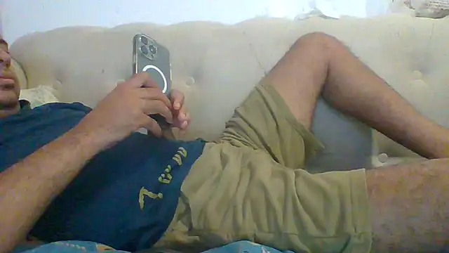 Snapshot of egyman2017 chatting on 12.17.25 egyman2017 online show from 12.17.25