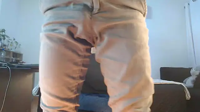 Snapshot of Andrew_4_ chatting on 10.28.25 Andrew 4 online show from 10.28.25