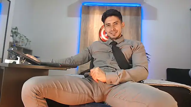 Snapshot of Andrew_4_ chatting on 11.04.25 Andrew 4 online show from 11.04.25