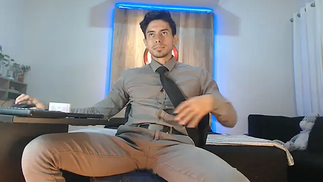 Snapshot of Andrew_4_ chatting on 11.22.25 Andrew 4 online show from 11.22.25