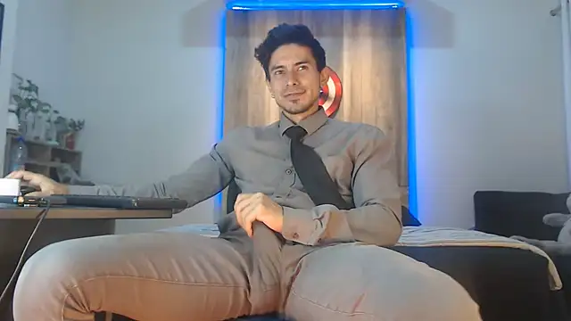 Snapshot of Andrew_4_ chatting on 11.28.25 Andrew 4 online show from 11.28.25