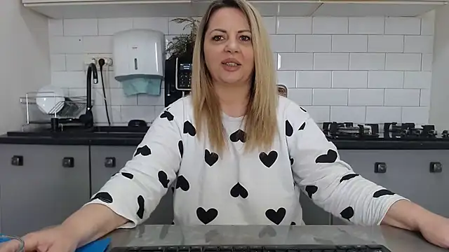 erikaerika online show from 02.04.25