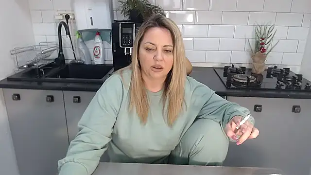 erikaerika online show from 02.19.25