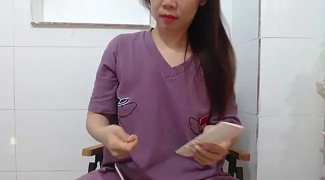 Snapshot of AsianPussie4u chatting on 02.19.25 AsianPussie4u online show from 02.19.25