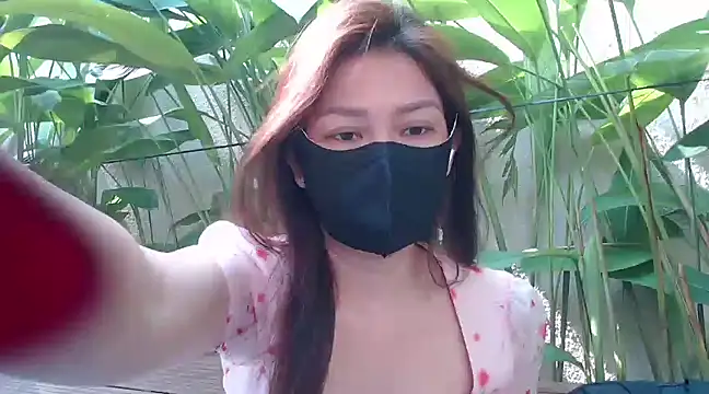 Snapshot of AsianPussie4u chatting on 03.20.25 AsianPussie4u online show from 03.20.25