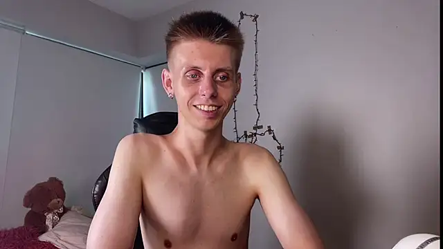 Snapshot of vladdymeow chatting on 01.03.25 vladdymeow online show from 01.03.25