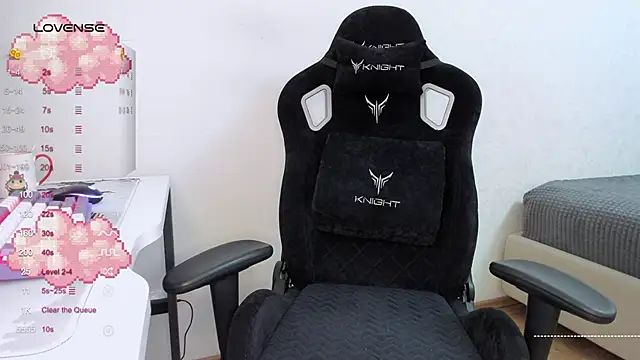 SkyqueenI online show from 03.14.25