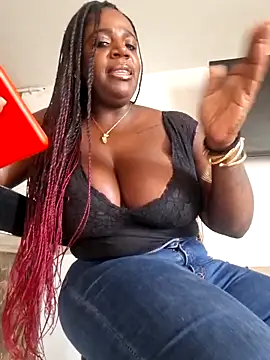 Snapshot of Adrilovechocolate chatting on 05.22.26 Adrilovechocolate online show from 05.22.26