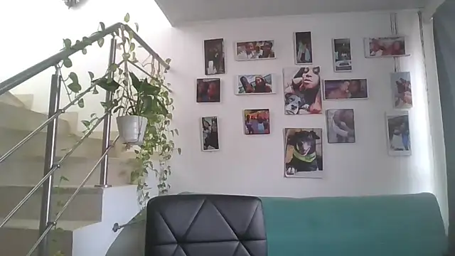 Snapshot of Adrilovechocolate chatting on 06.04.26 Adrilovechocolate online show from 06.04.26