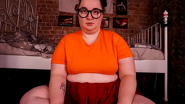 Snapshot of Evelively chatting on 11.29.25 Evelively online show from 11.29.25