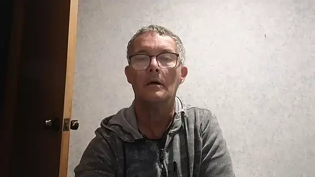 Snapshot of bigballnz chatting on 02.28.25 bigballnz online show from 02.28.25